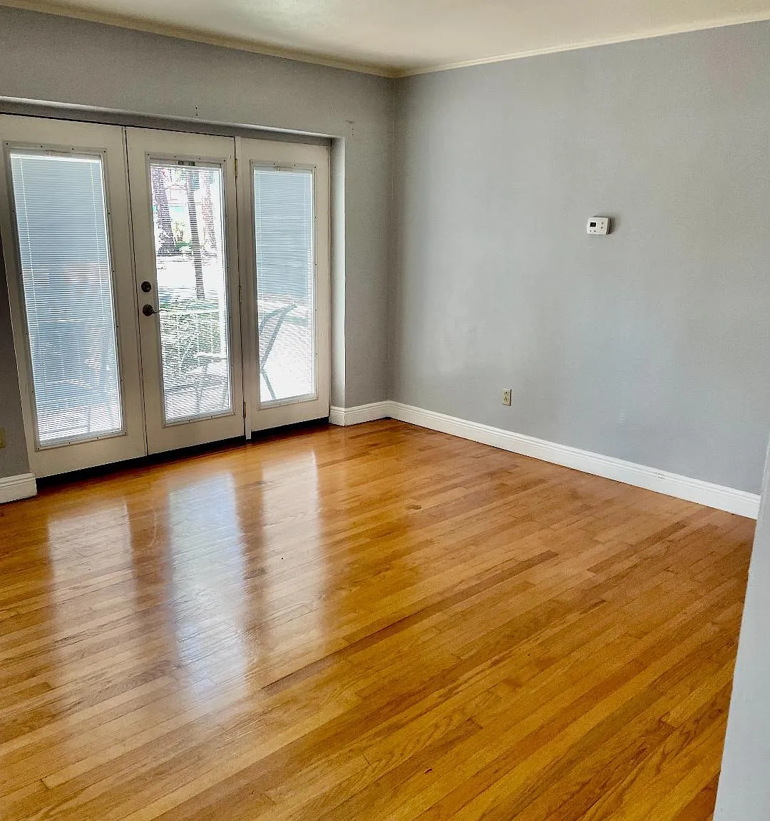 2 bed, 1.5 bath, 1307 sqft, $2,300 — Photo 4