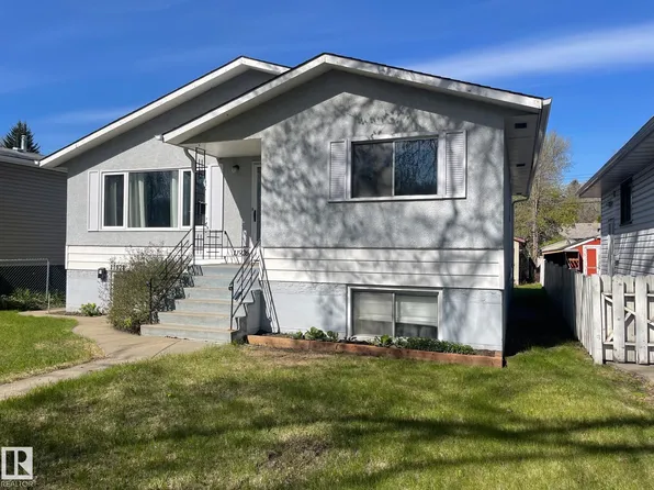 11926/11928 56th St NW, Edmonton, AB T5W 3R9