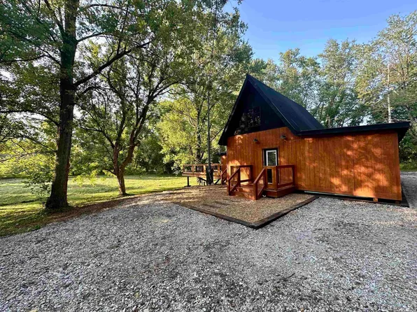 1375 River Rd, Spencer, IN 47460