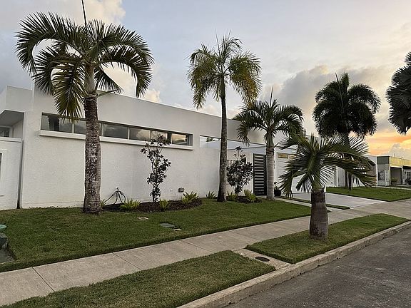 2nd image of 267 Calle Siempreviva