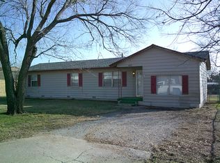 610 Wisconsin St, Geronimo, OK 73543