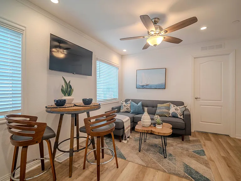 331 Avocado St — Photo 10