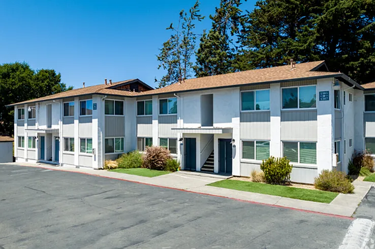 Exterior - Pointe 38