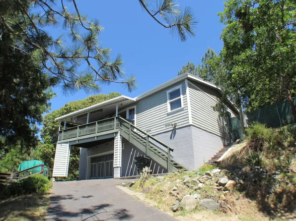 686 Ideal St, Gold Hill, OR 97525