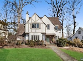 344 Grandview Cir, Ridgewood, NJ 07450