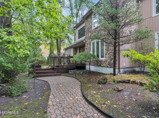 28 Ashley Dr, Holmdel, NJ 07733