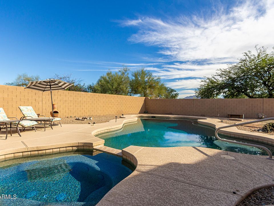 1st image of 17464 W Desert Sage Dr