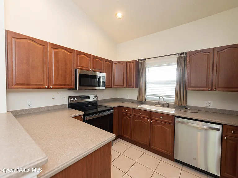 180 Portside Ave #201 — Photo 8
