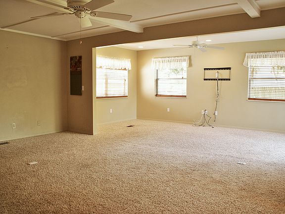 3rd image of 624 Ball St
