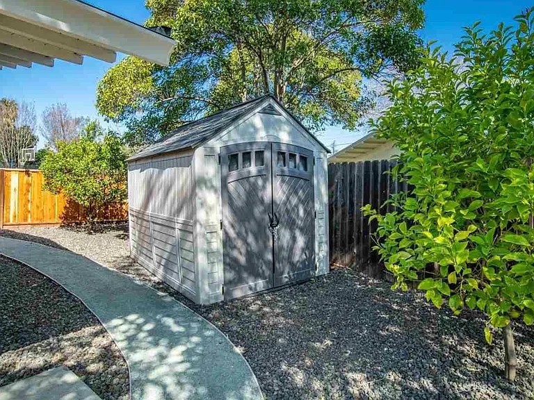 1414 Toyon Dr — Photo 12