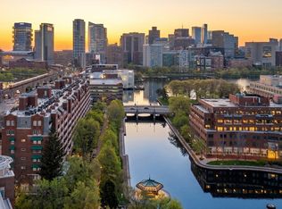 4 Canal Park PENTHOUSE 8, Cambridge, MA 02141