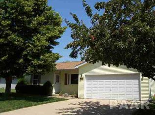 2313 Arlington Cir, Pekin, IL 61554