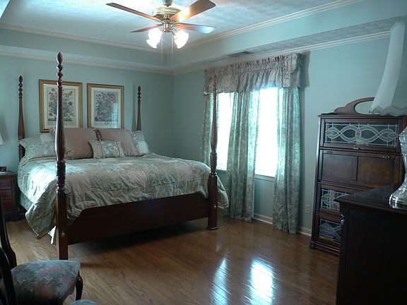 Master Bed Room Suite