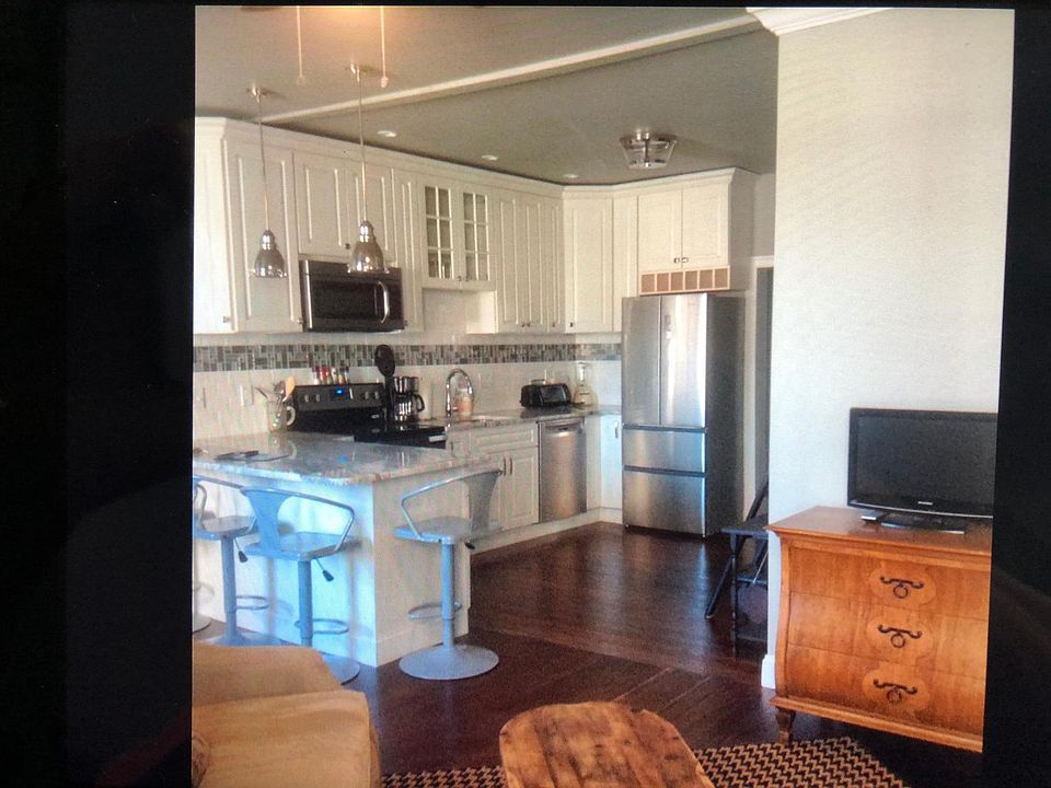 1st image of 105 Essex St #2