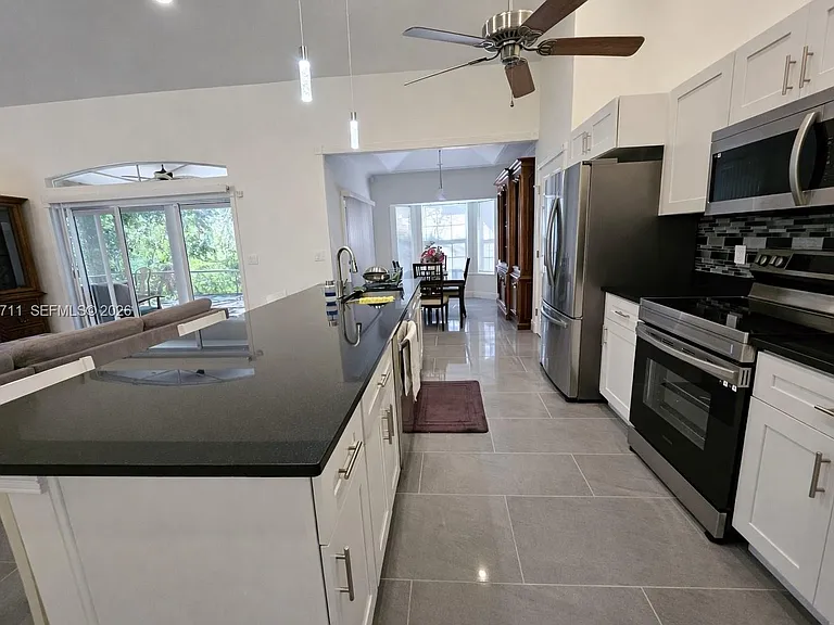 1440 Graham Cir — Photo 5