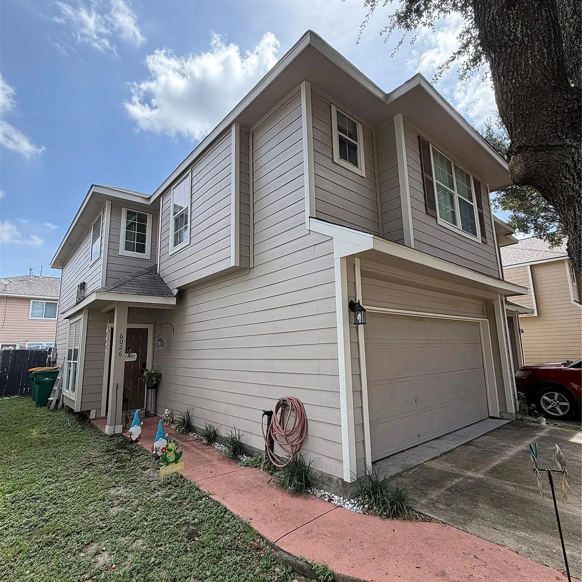 3 bed, 2.5 bath, 1680 sqft, $2,200 — Photo 1