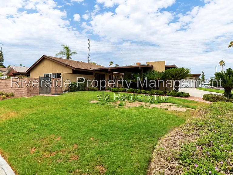 5025 Pearblossom Dr — Photo 2