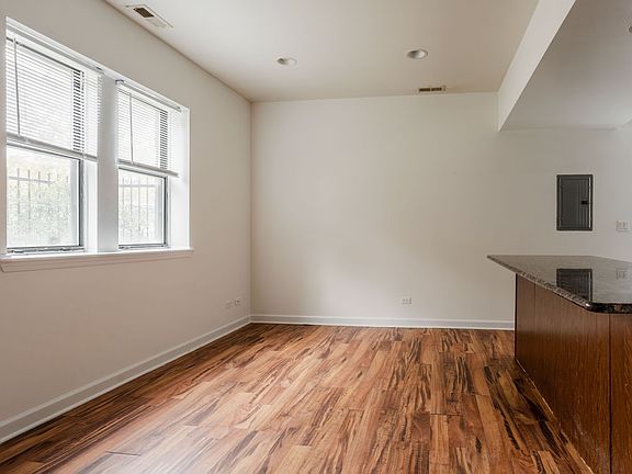 4th image of 3001 W Gunnison St #0
