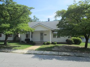 210 Lewis St, Swainsboro, GA 30401