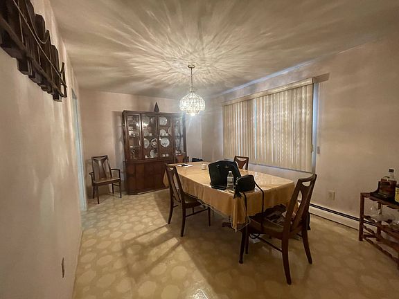 3rd image of 1186 Harry Ct