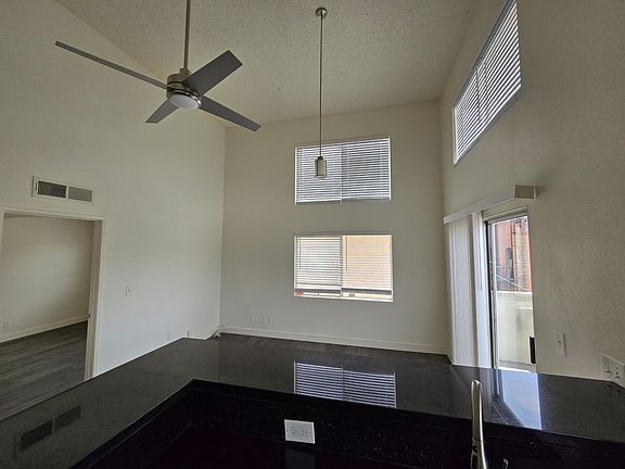 3rd image of 321 S Berendo St #309