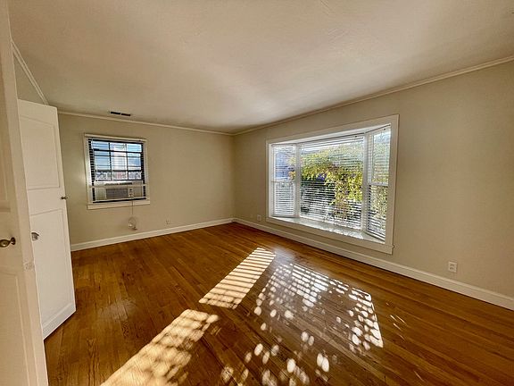 4th image of 1861 Bellomy St