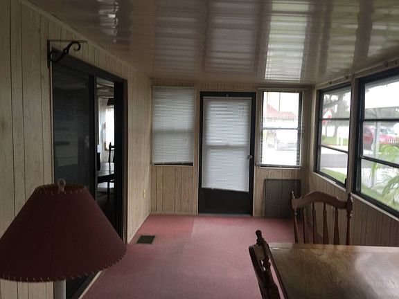5th image of 173 Lakeview Dr