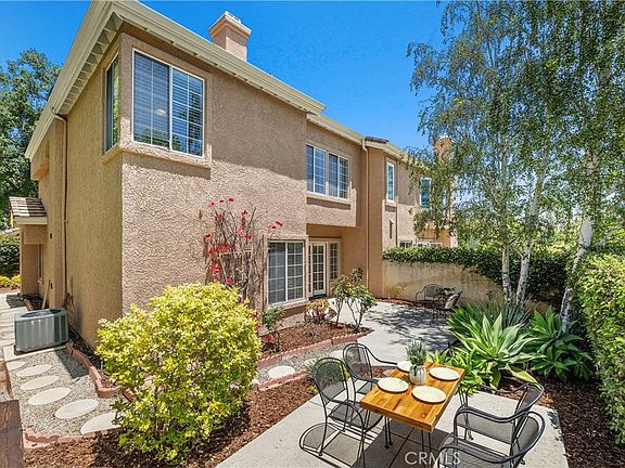 3rd image of 5614 Roundtree Pl