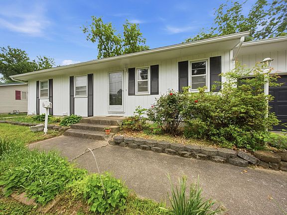 4th image of 2926 E Lombard Street