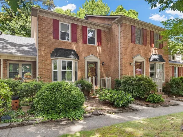 15 Milpond Ln, Greensboro, NC 27455