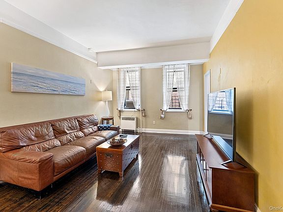5th image of 3875 Waldo Avenue #5M
