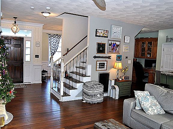 3rd image of 22450 Britt Way