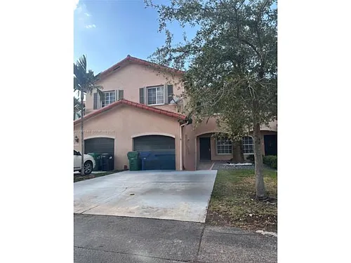 15249 SW 37th Ter Photo 1