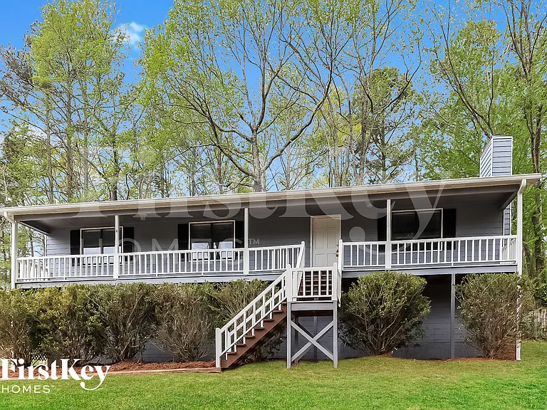 335 Lost Meadows Dr — Photo 1