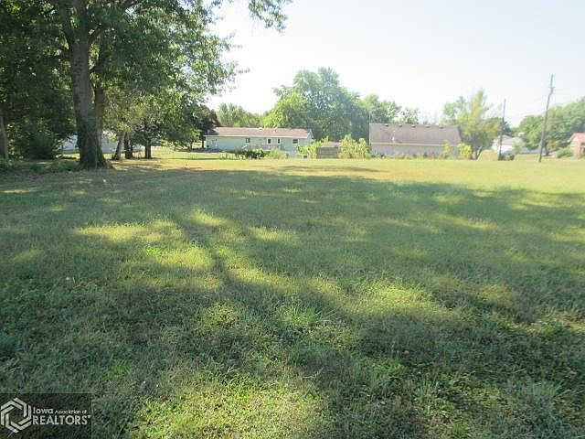2nd image of 422 N 15th St