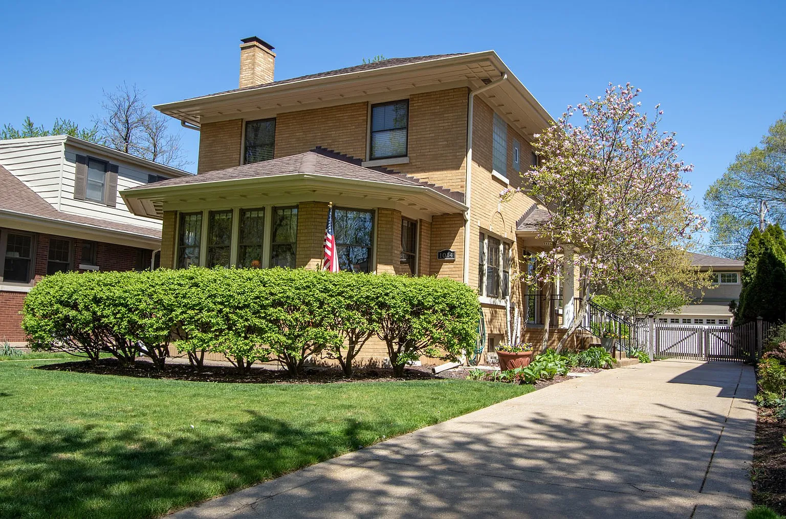 1014 N Grove Ave photo 1