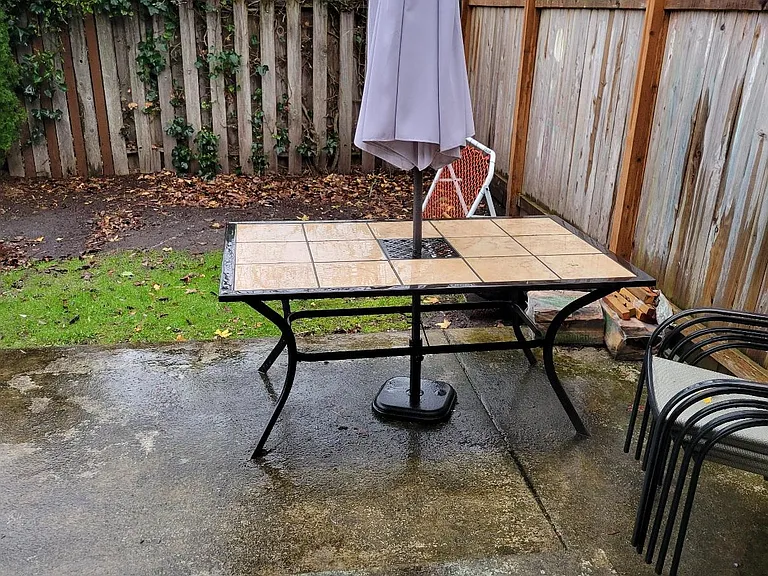 This shows the large patio
great for out activities and entertaining!
