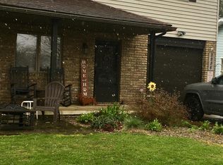 3996 Cox Rd, Akron, OH 44319