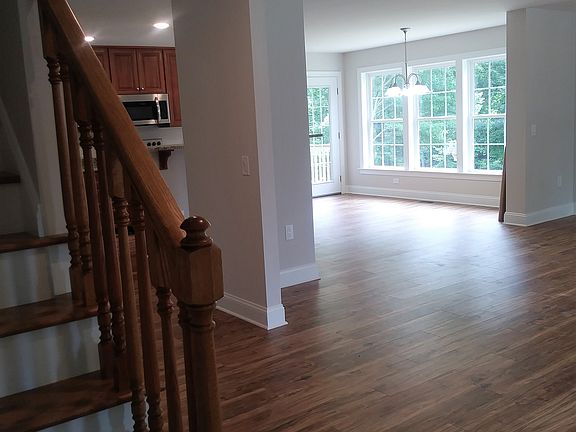 5th image of 105 Leon Dr