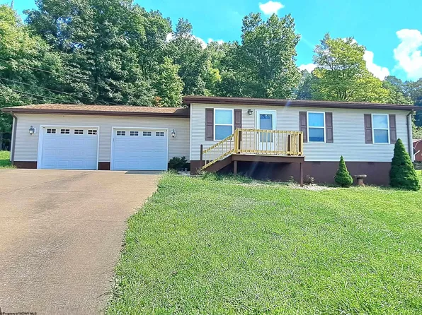 194 Marsh St, Grafton, WV 26354