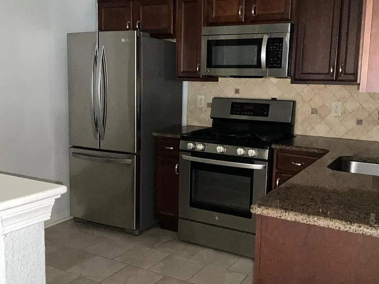 1092 Tristram Cir — Photo 2