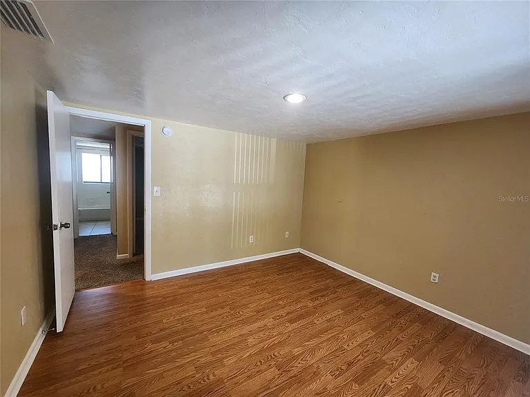 702 SW 70th Ter #B — Photo 31