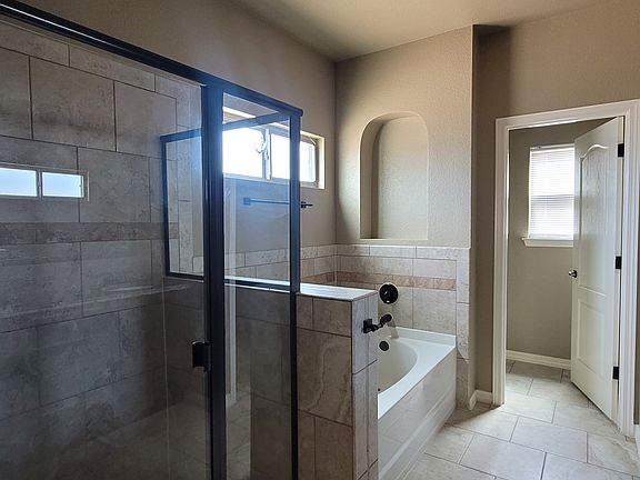 3rd image of 14513 Meadow Lawn