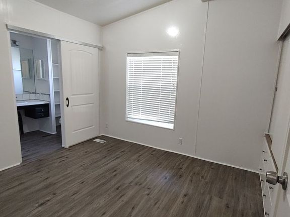 2nd image of 1725 Sargent Ave