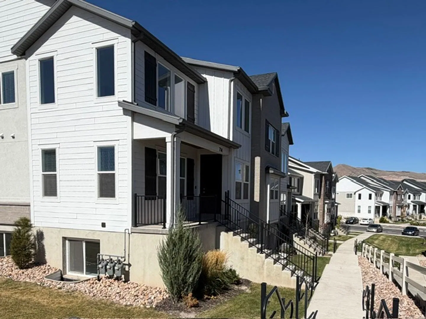 Available Now Beautifully Finished 4-Bedroom Townhome — Photo 1