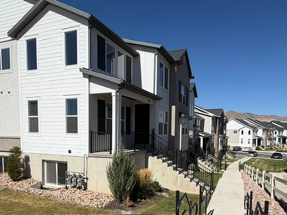 714 N Danverse Dr