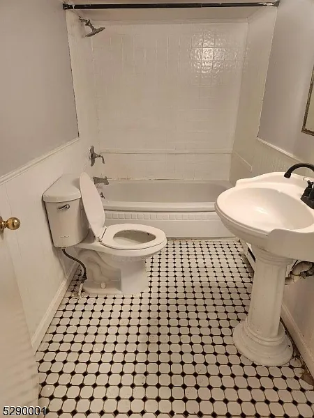 4 bed, 1.0 bath, $2,300 — Photo 4