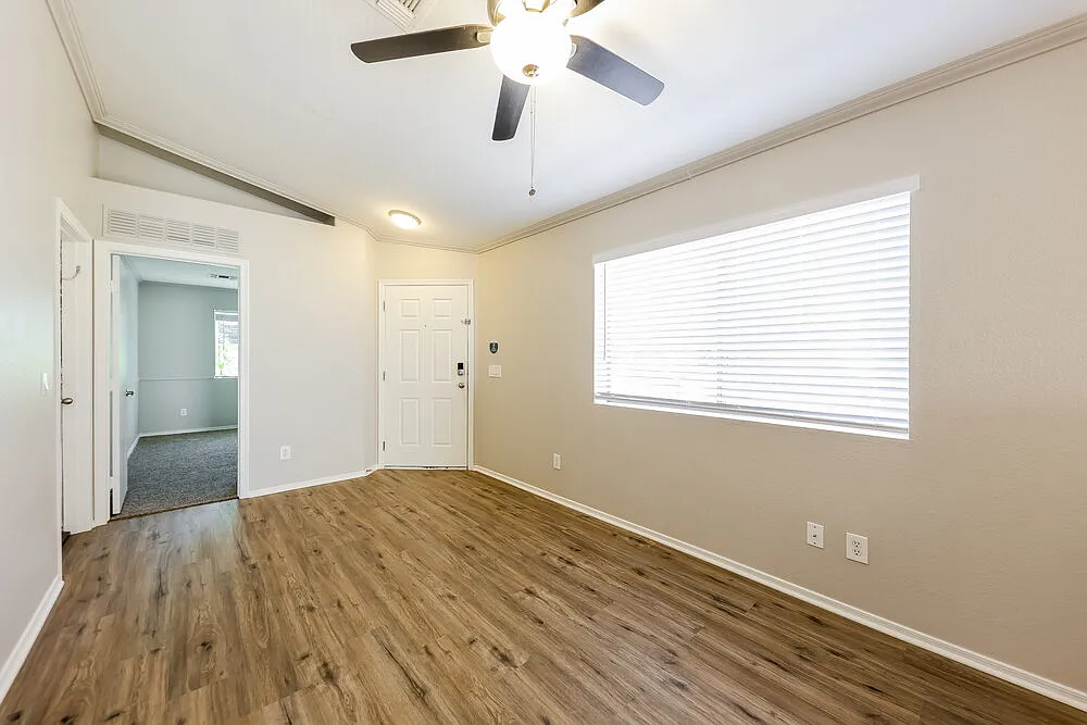 4 bed, 2.0 bath, 1346 sqft, $1,995 — Photo 4