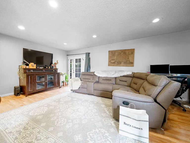 3520 Planz Rd — Photo 12