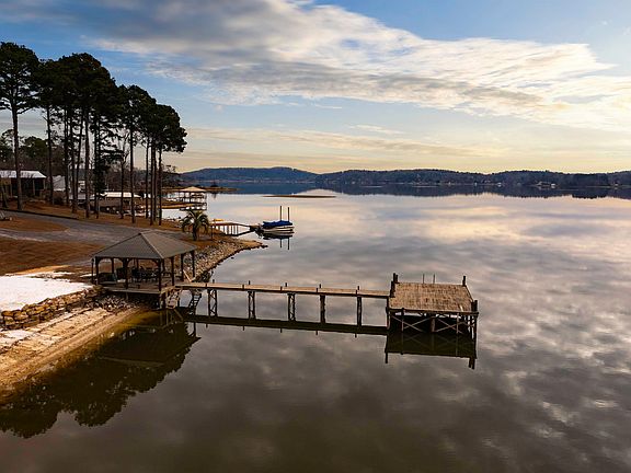 2nd image of 360 Frankies Rd